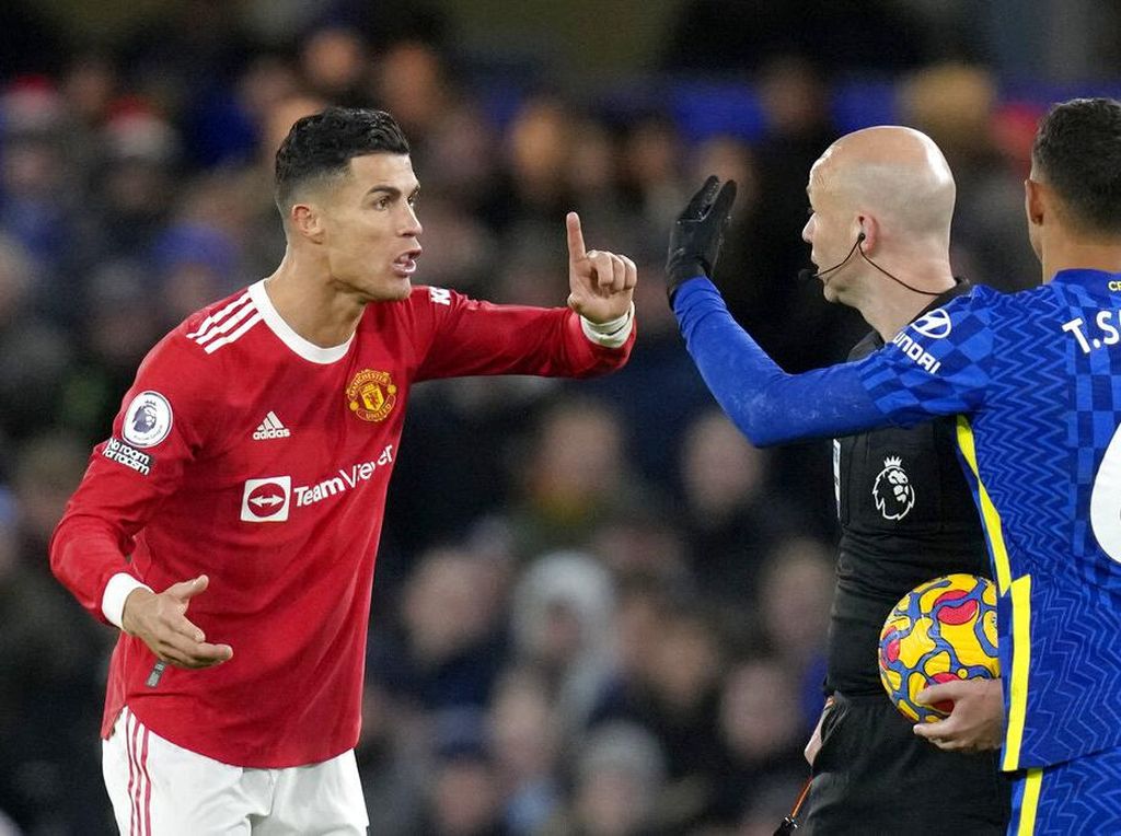 Panas! Keane Vs Carragher Debat soal CR7, Hasselbaink Senyum-senyum Panas! Keane Vs Carragher Debat soal CR7, Hasselbaink Senyum-senyum