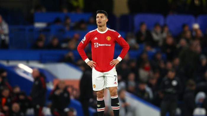 Cristiano Ronaldo, Chelsea vs MU LONDON, ENGLAND - NOVEMBER 28: Cristiano Ronaldo of Manchester United reacts after the Premier League match between Chelsea and Manchester United at Stamford Bridge on November 28, 2021 in London, England. (Photo by Clive Rose/Getty Images)