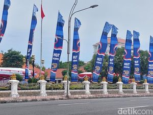 3.400 Personel Gabungan Amankan Demo Buruh di Grahadi Surabaya