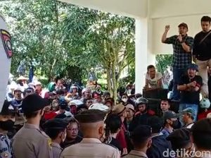 Tuntut Saluran Irigasi Diperbaiki, Warga Geruduk Kantor Bupati-DPRD Tasik