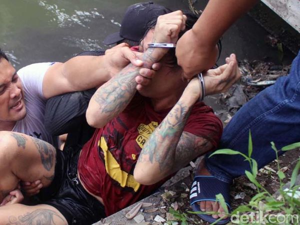 Detik-detik Penangkapan Bandar Sabu di Sidoarjo