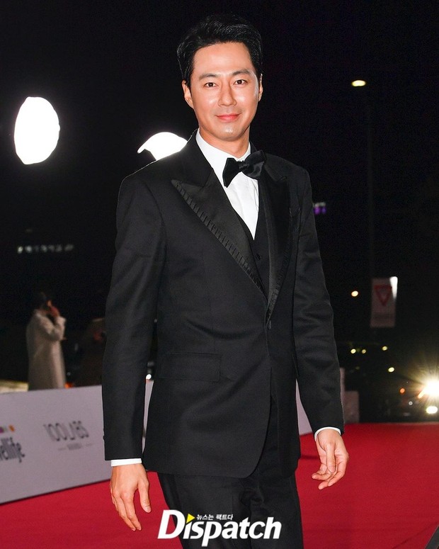 Aktor Jo In Sung yang memberikan hadiah istimewa bagi keluarganya.