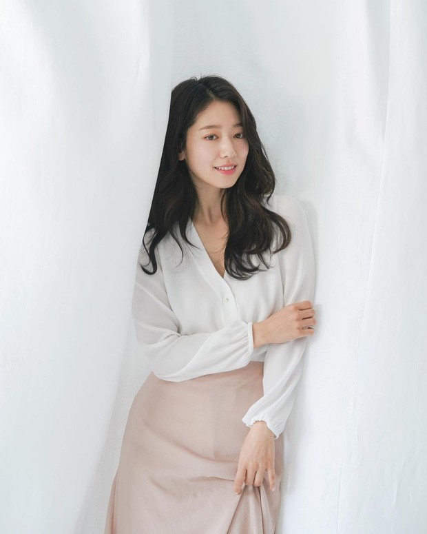 Aktris Park Shin Hye yang memberikan restoran bagi keluarganya.