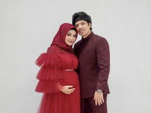 7 Bulanan Kehamilan Aurel Hermansyah Pakai Adat Jawa, Atta Halilintar Gugup