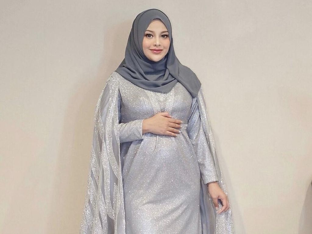 8 Potret Kehamilan Aurel Hermansyah, Sampai Bikin Atta Halilintar Jual Mobil