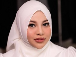 Gaya Aurel Hermansyah Berseragam SD Ikut Lomba 17-an, Ikat Pinggang Disorot