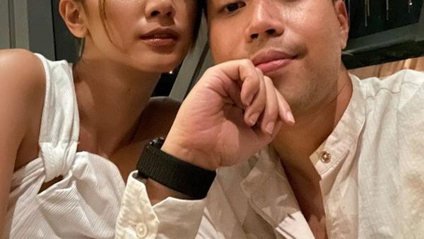 8 Foto Mesra Vidi Aldiano & Sheila Dara dari Pacaran Sampai Lamaran Beradat Jawa