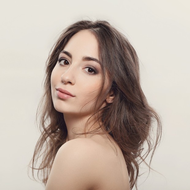 Gaya rambut sesuai zodiak/foto: freepik.com/Racool_studio Potongan rambut alami untuk Aquarius sudah mampu membuatnya terlihat cantik dan menawan.