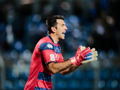 Kiper Terbaik Saat Ini Versi Buffon Bukan Donnarumma