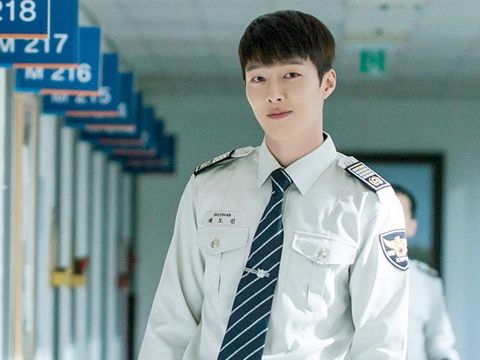 Jang Ki Yong di drama Come and Hug Me