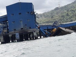 Cuaca Buruk, Kapal Tongkang Tabrak Jetty PLTU Suralaya