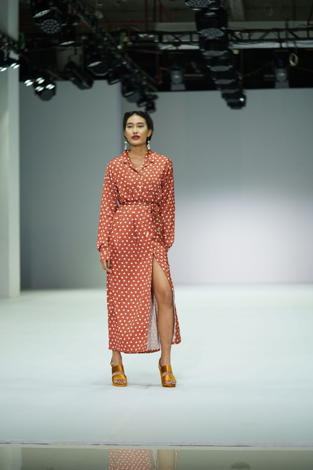 Koleksi Nona di Jakarta Fashion Week 2022