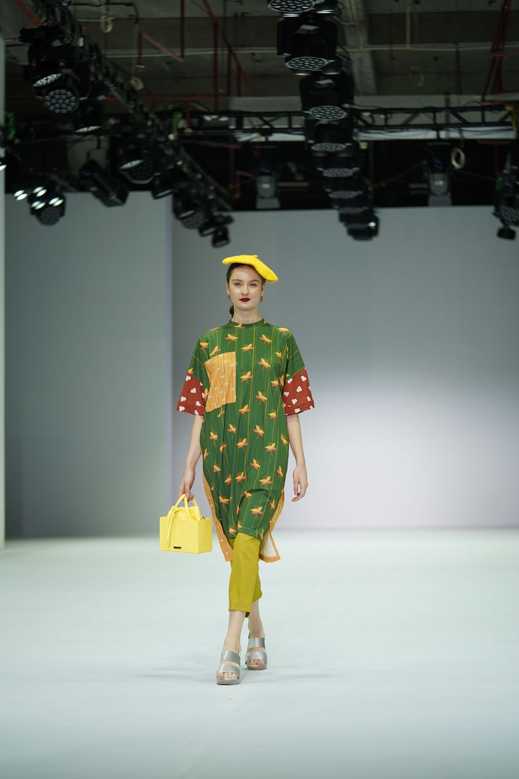 Koleksi Nona di Jakarta Fashion Week 2022