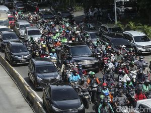 Sekitaran Monas Macet Imbas Demo Buruh