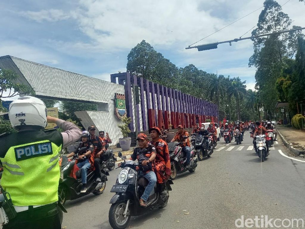 Usai Audiensi, Massa PP Tuntut Junimart Dipecat di DPRD Tangerang Bubar