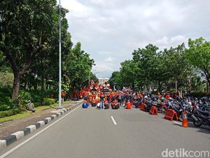 Tiba di Balkot DKI, Massa Buruh Akan Bergerak Menuju Patung Kuda