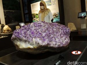 Bukan Main, Museum Geologi Bandung Simpan Batu Kecubung Seberat 800 Kg
