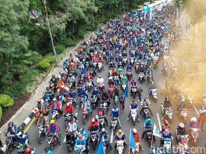 Momen Buruh Blokade Kawasan Darmo Surabaya