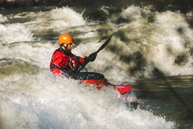 Olahraga rafting cocok dilakukan para adrenaline junkie/Foto: Pexels.com/Bratt Sayles