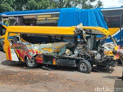 Gunakan 3D Scanner, Polisi Olah TKP Kecelakaan Maut 4 Orang Tewas di Kediri