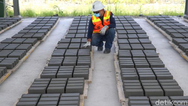 Pemanfaatan Limbah Tailing Menjadi Konblok