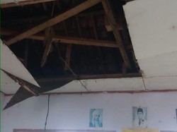 Plafon SD di Pandeglang Ambruk, 4 Kelas Tak Bisa Digunakan