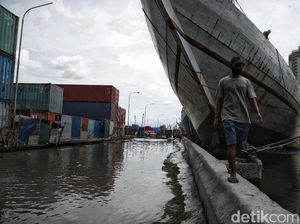 Potret Banjir Rob yang Terjadi Setiap Hari di Pelabuhan Sunda Kelapa