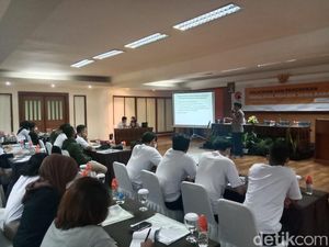 Puluhan Mahasiswa Dicetak Jadi Paralegal, Bantu Akses Hukum Warga Desa