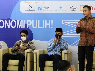 Webinar UKM Bangkit, Ekonomi Tumbuh