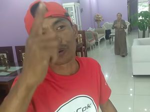 Coba Promosikan Restoran, Ade Londok Malah Diusir sama Pemilik Restonya Coba Promosikan Restoran, Ade Londok Malah Diusir sama Pemilik Restonya