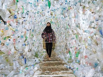 7 Potret Aeshnina, Remaja Aktivis Lingkungan Saat Susur Brantas hingga COP26