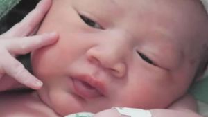 Raffi Ahmad dan Nagita Slavina Akhirnya Perlihatkan Wajah Baby R