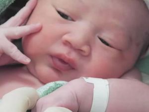 Raffi Ahmad dan Nagita Slavina Akhirnya Perlihatkan Wajah Baby R Raffi Ahmad dan Nagita Slavina Akhirnya Perlihatkan Wajah Baby R