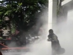 Detik-detik Pengungsi Afghanistan Bakar Diri di Depan UNHCR Medan