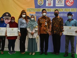 Pemkab Kendal Salurkan BLT ke 1.198 Buruh Pabrik Rokok