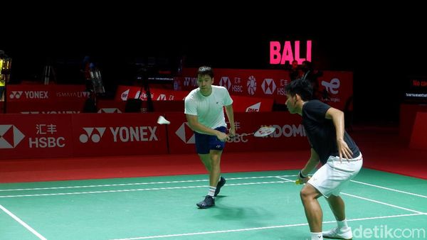Foto: Jagoan Bulutangkis RI Berlatih Jelang BWF World Tour Finals 2021