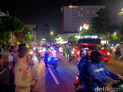 Buruh yang Blokade Jalan Basuki Rahmat Membubarkan Diri