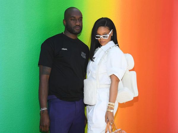 10 Gaya Nyentrik Artis Pakai Busana Karya Virgil Abloh, BTS sampai Rihanna