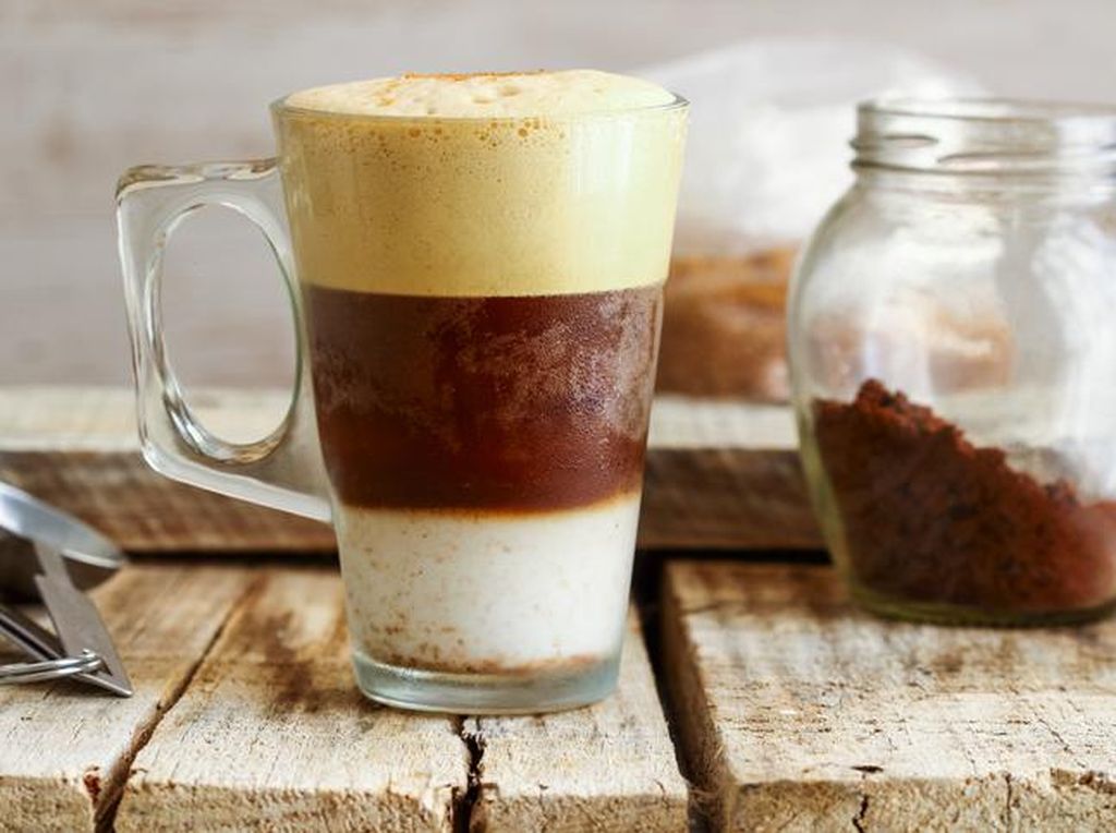 Freddo Cappuccino ala Turki Ini Mirip Dalgona, Bakal Jadi Tren? Freddo Cappuccino ala Turki Ini Mirip Dalgona, Bakal Jadi Tren?