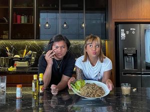 Gangga dan Awkarin Kompak Kulineran, 10 Momen Ini Buktinya Gangga dan Awkarin Kompak Kulineran, 10 Momen Ini Buktinya