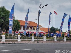 Buruh Kembali Demo UMK Jatim, Grahadi Ditutupi Kawat Berduri-Dijaga Polisi/TNI