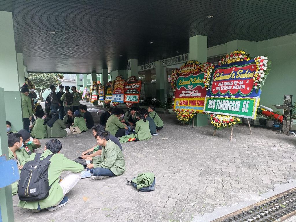 Mahasiswa UPN Jakarta Demo Buntut Mahasiswi Tewas Saat Pembaretan Menwa