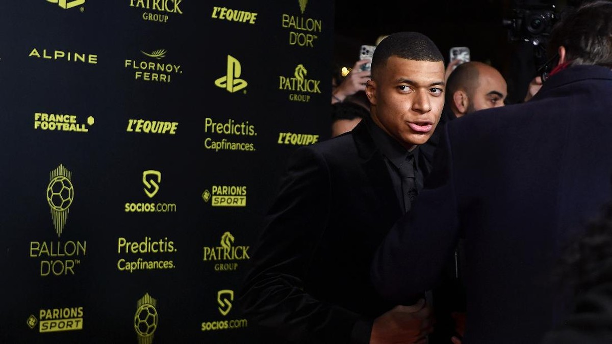 Viral wajah masam Kylian Mbappe di Ballon dOr 2021. (Foto: Getty Images/Aurelien Meunier)