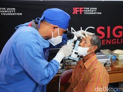 PMI Banyuwangi Gelar Operasi Katarak Gratis