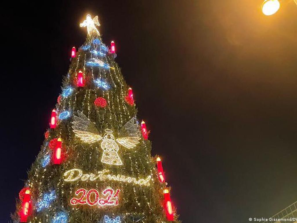 Pasar Natal Dortmund dengan Pohon Natal Terbesar di Jerman Tetap Dibuka