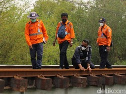 Banjir dan Pohon Tumbang Jadi Titik Rawan Jalur Kereta Api di Pasuruan