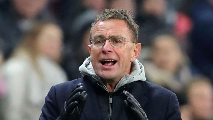 SALZBURG, AUSTRIA - NOVEMBER 29:  Ralf Rangnick, Manager of RB Leipzig reacts during the UEFA Europa League Group B match between RB Salzburg and RB Leipzig at Red Bull Arena on November 29, 2018 in Salzburg, Austria.  (Photo by Alexander Hassenstein/Getty Images)