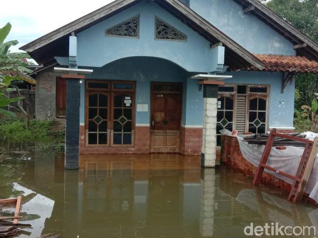 Banjir Rendam Permukiman di Pati Akibat Luapan Sungai Silugonggo