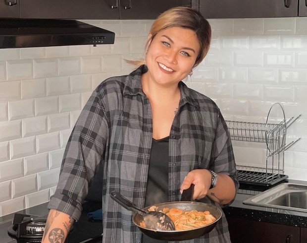 Stacey terkenal dengan recook resep anime alanya (Foto: instagram/@queerkunoichi)