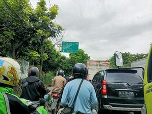 Ada Pengerjaan Proyek, Lalin Jalan Raya Daan Mogot Tangerang Macet Parah Ada Pengerjaan Proyek, Lalin Jalan Raya Daan Mogot Tangerang Macet Parah